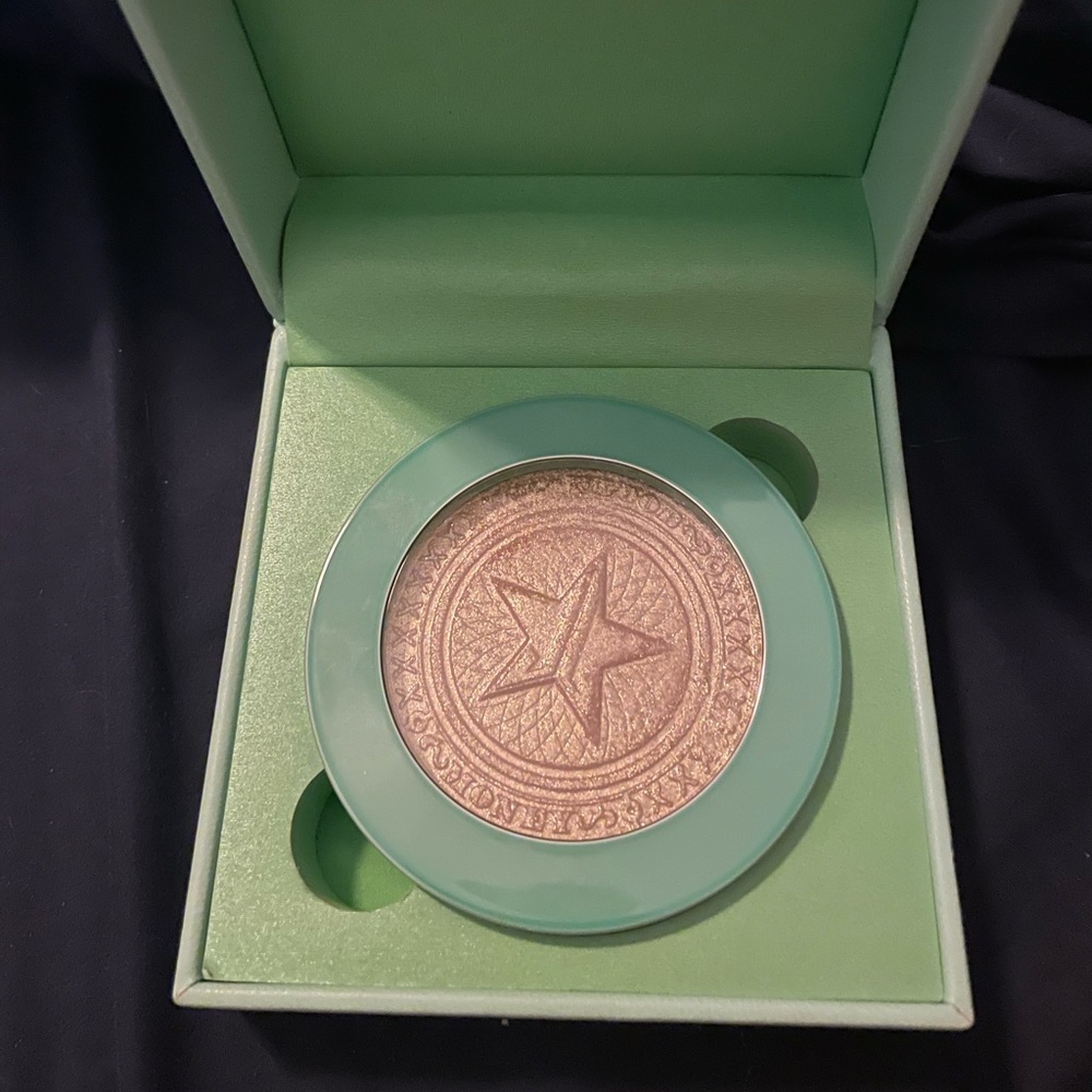 Jeffree Star extreme frost highlighter COLD HARD CA$H